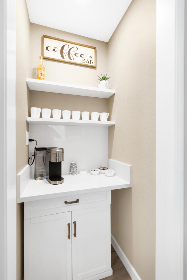 Building Photo - 84131 Azzura Way