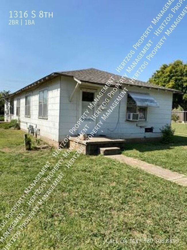 Building Photo - 1316 S 8th-