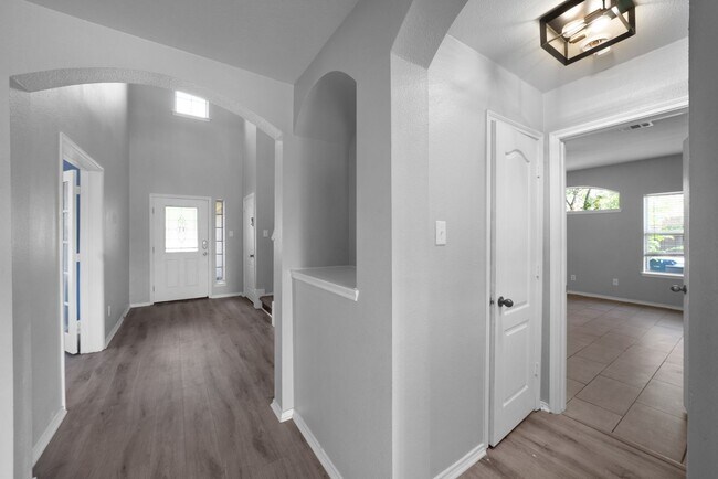 Building Photo - 317 Sheridan Rd