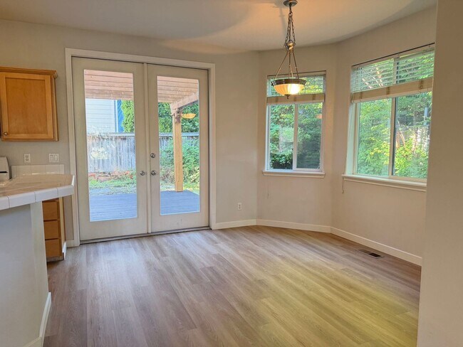 Building Photo - 184 SW 105th Terrace