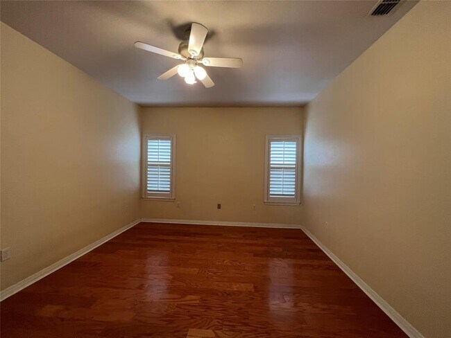 Building Photo - 1112 Cimarron Ct