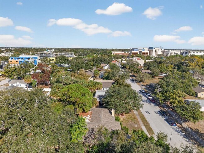 Building Photo - 260 13th St N