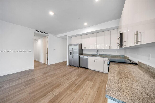 Building Photo - 3265 Bird Ave