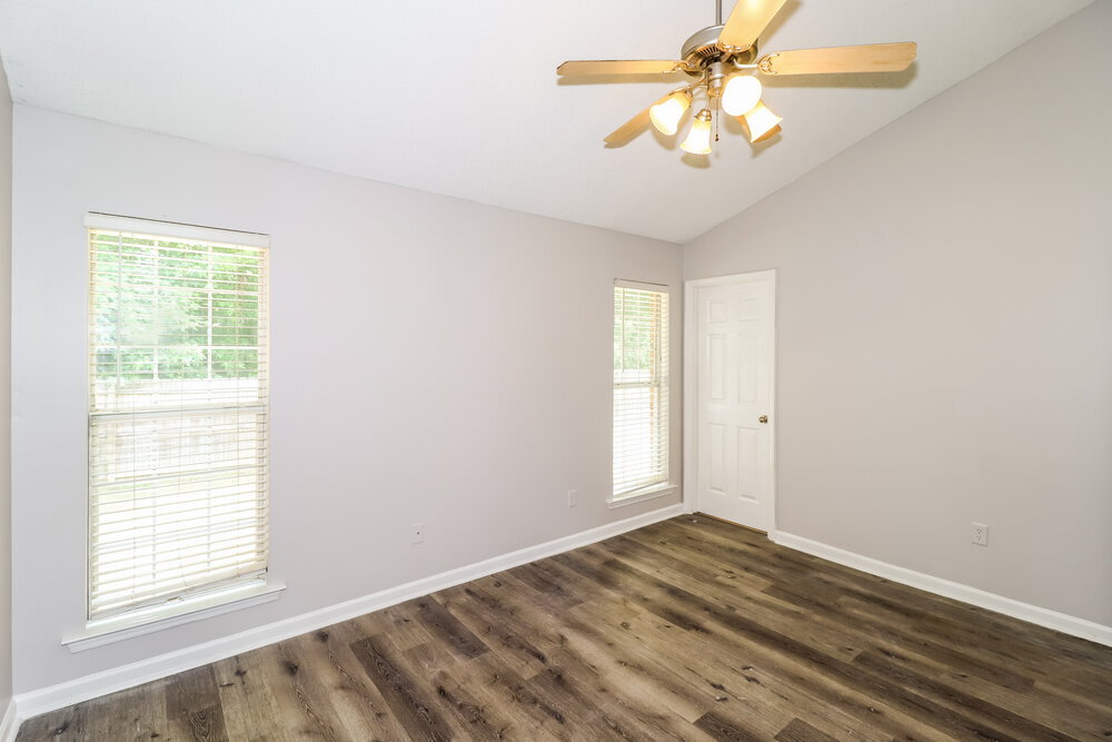 Building Photo - 10362 Cottage Oaks Dr