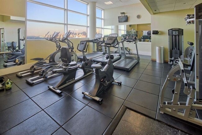 Building Photo - 1 Shore Ln