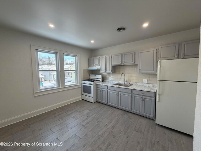 Building Photo - 101 Clarkson Ave