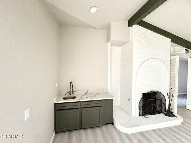 Building Photo - 1605 Bessemer Dr