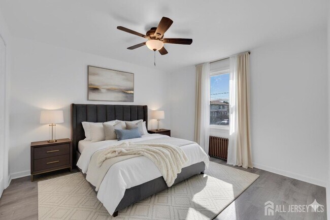 Building Photo - 148 S 4th Ave