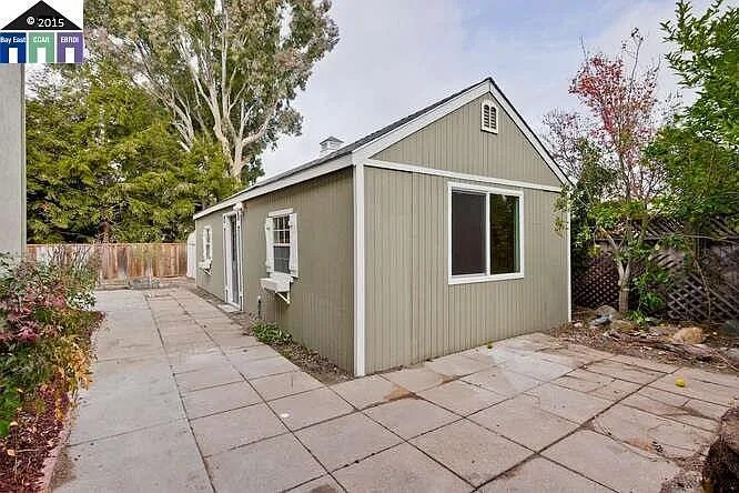 Building Photo - 845 Glenhill Dr