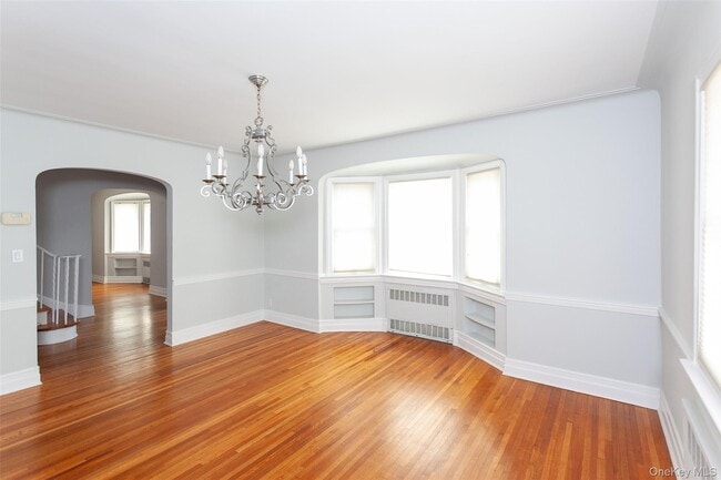 Building Photo - 355 E Beech St