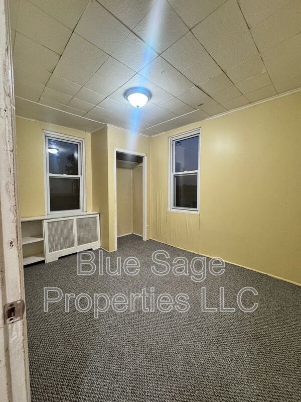 Building Photo - 906 Coates St