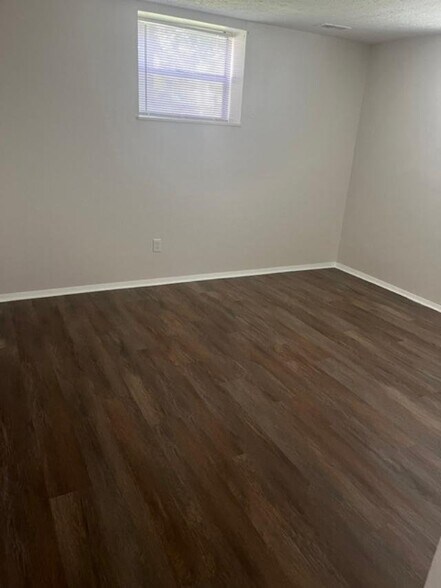 Building Photo - 562 Glenwood Ave