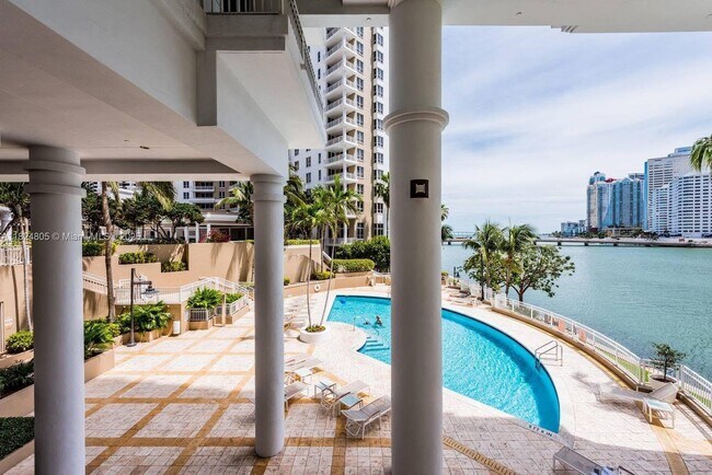 Building Photo - 801 Brickell Key Blvd