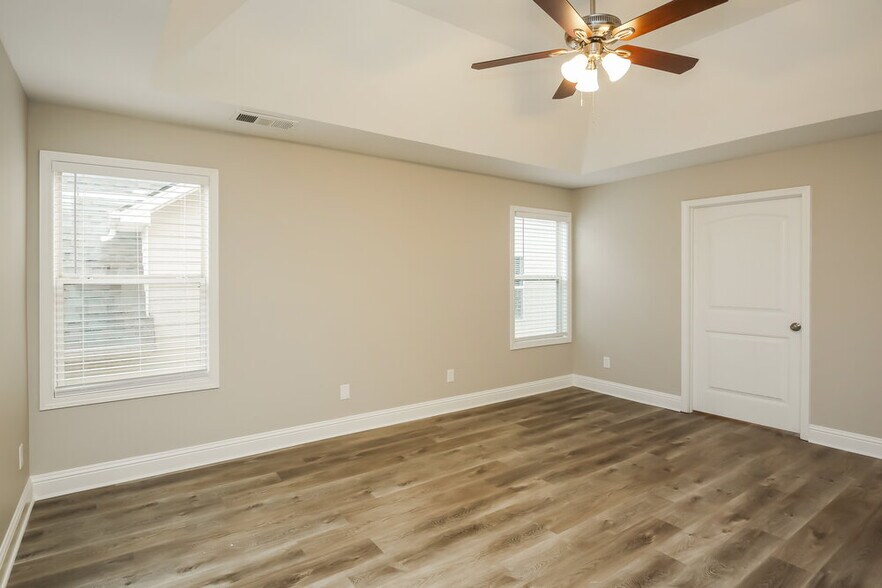 Building Photo - 137 Sweetspring Way