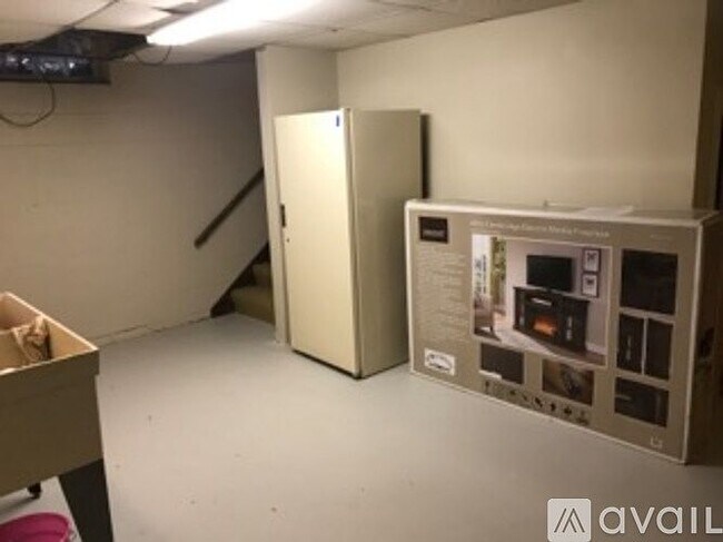 Building Photo - 15220 Marilyn Dr