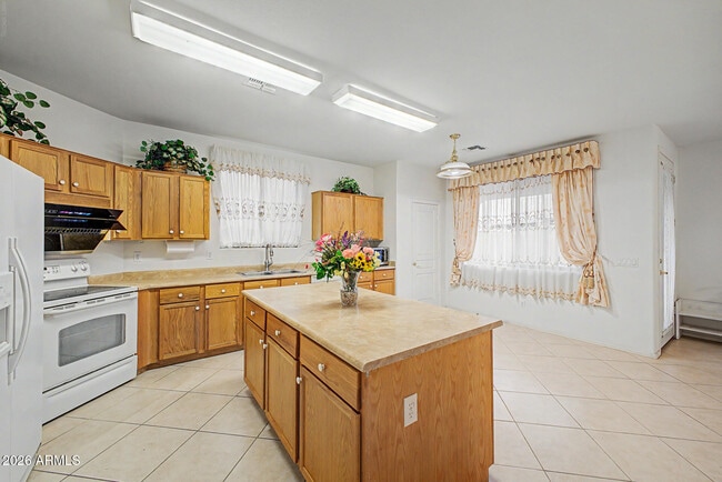 Building Photo - 3860 E Battala Ave