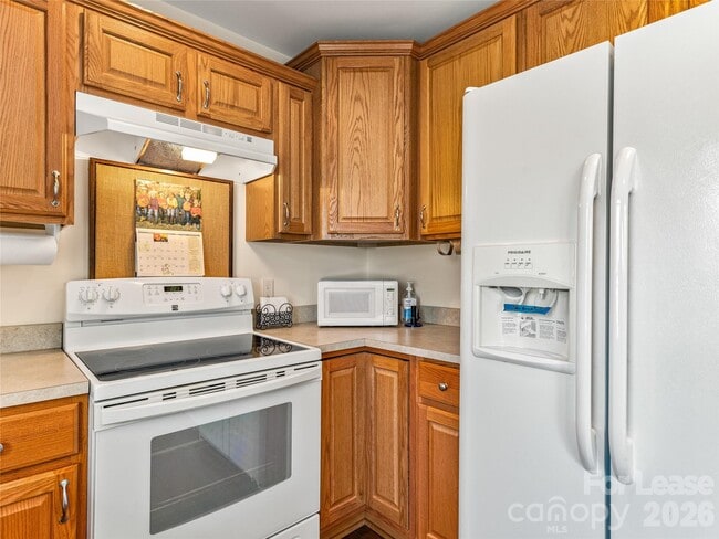 Building Photo - 14 Hildebrand St