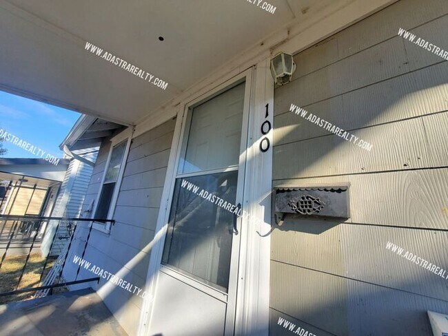 Building Photo - Charming 2 Bedroom Bungalow in WALDO-Comin...