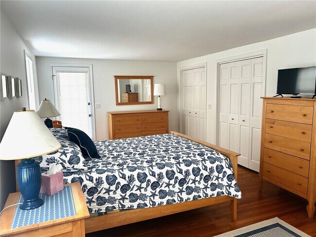 Building Photo - 123 Border Ave