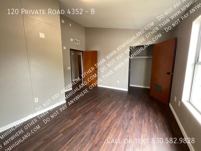 Building Photo - **MOVE IN SPECIAL- $99 FIRST MONTH RENT**B...