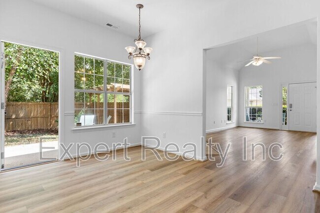 Building Photo - 9305 Brook Forest Cir