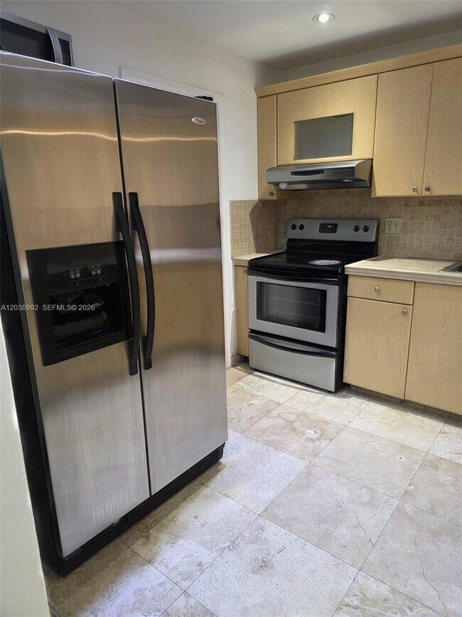 Building Photo - 1817 S Ocean Dr