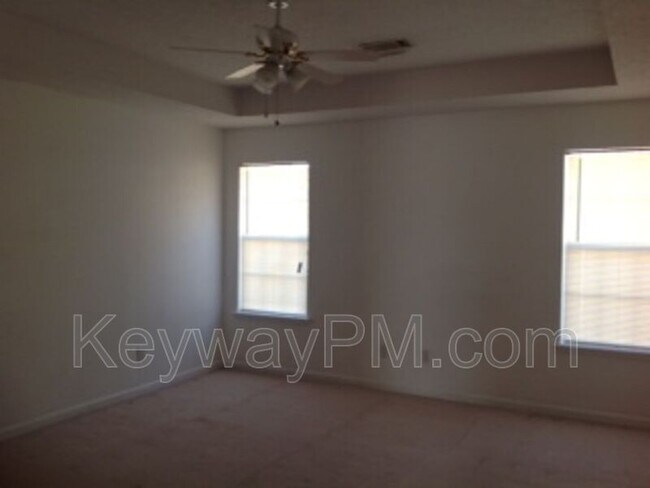 Building Photo - 124 Summerfield Cir