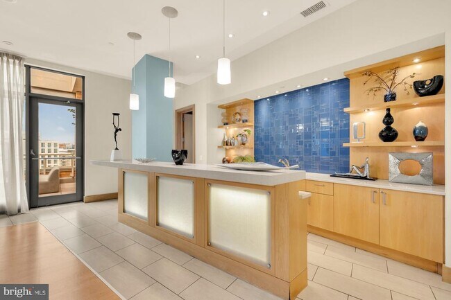 Building Photo - 475 K St NW
