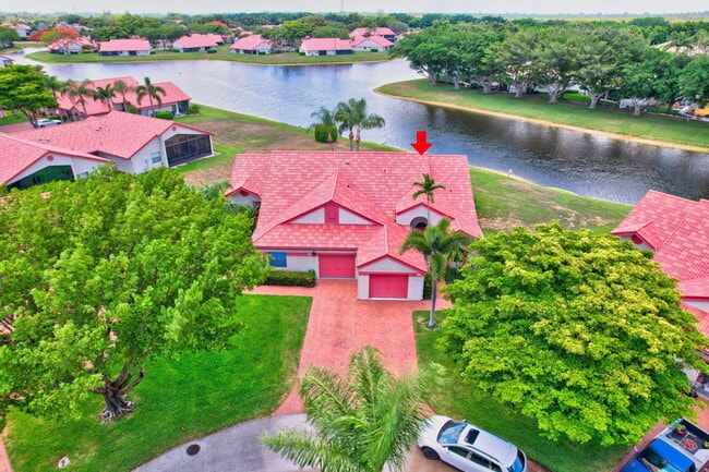 Primary Photo - 7585 Lexington Club Blvd