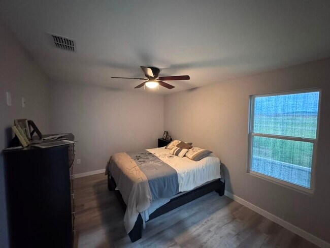 Building Photo - 3012 Clydesdale Dr