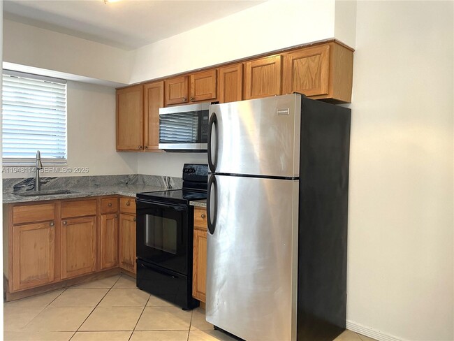 Building Photo - 225 NW 23rd St