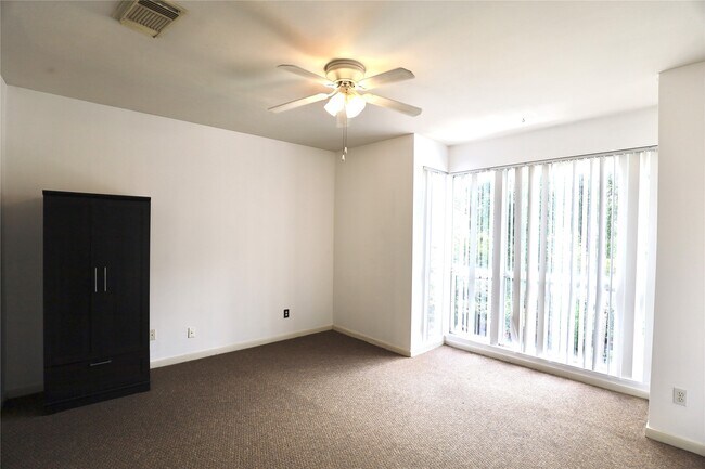 Building Photo - 404 Rosalie St