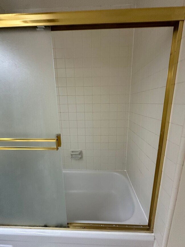 Building Photo - 2 bedroom, 1 bath condo in Mountain View