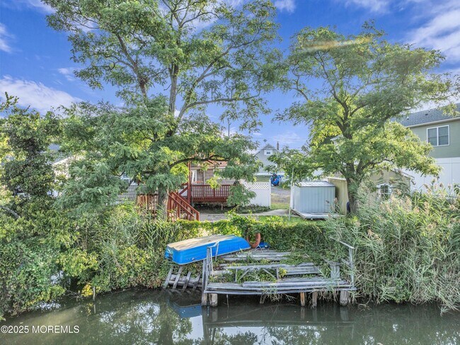 Building Photo - 177 Creek Rd