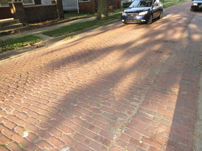 Building Photo - 1125 Wilt St