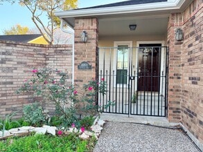 Building Photo - 16806 Ashmoor Way