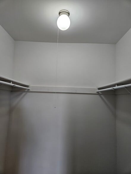 Building Photo - 6322 Bentham Ct