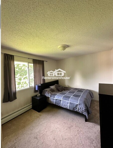 Building Photo - 2740 Rosalyn Ct