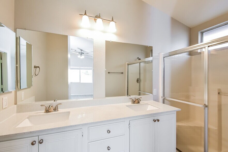 Building Photo - 9023 Edgeworth Pl