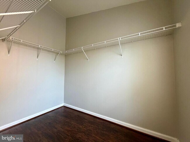 Building Photo - 6036 Helmsman Way