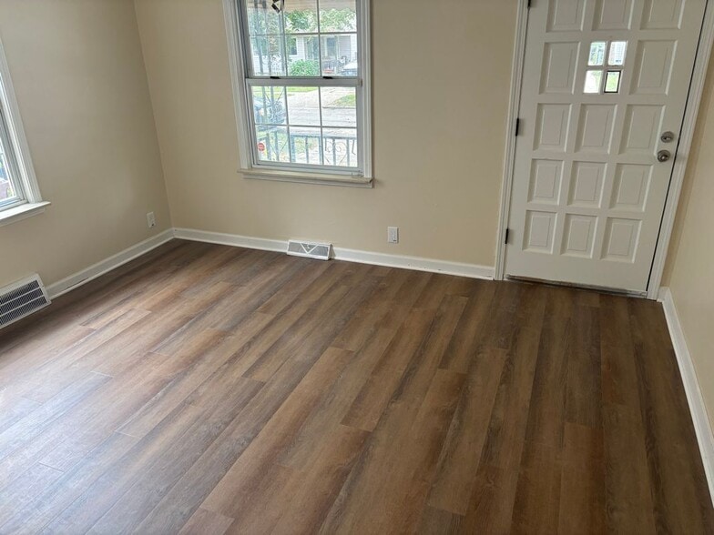 Building Photo - 4457 1st St