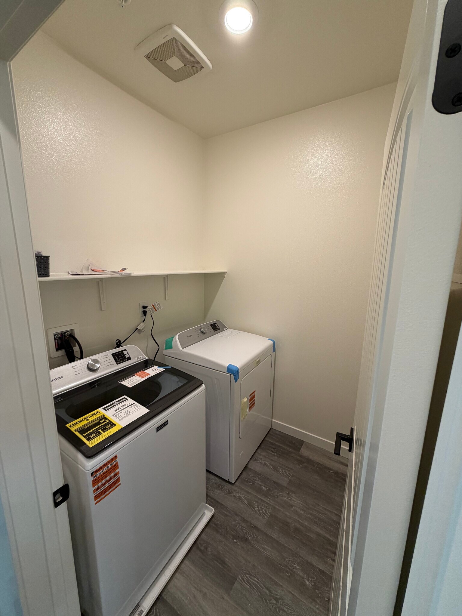 Building Photo - 30383 Town Square Dr