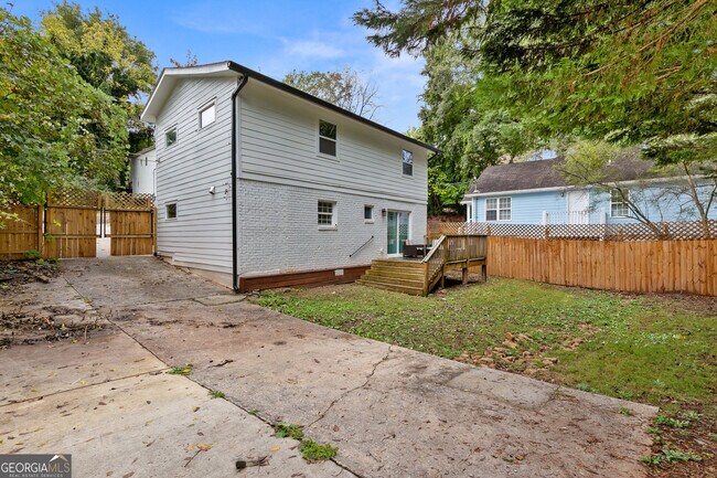 Building Photo - 1887 E Farris Ave