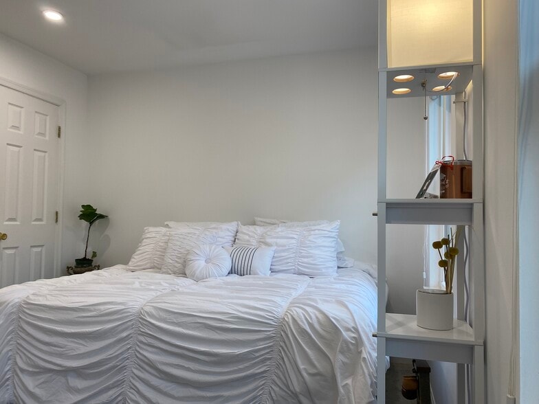 Unit # 1 - 1327 Belmont St NW