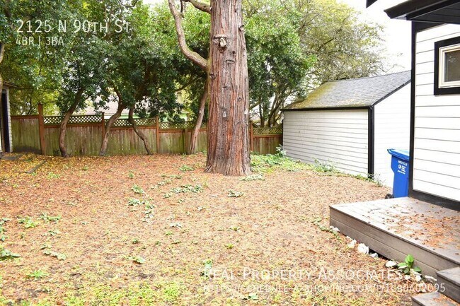 Building Photo - 2125 N 90th St