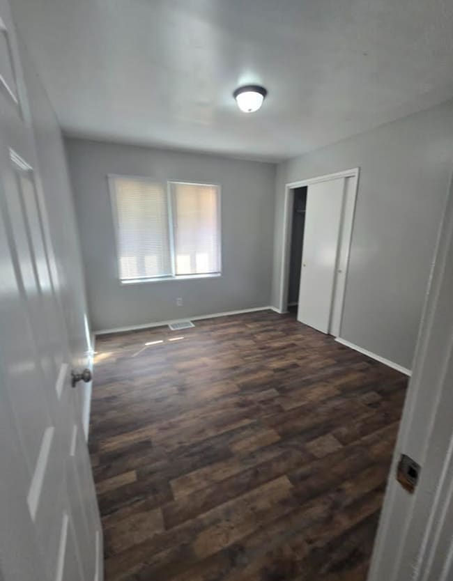 Building Photo - Large Three Bedroom with Bonus Room Single...