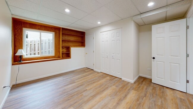 Building Photo - 1913 Barnhill Dr