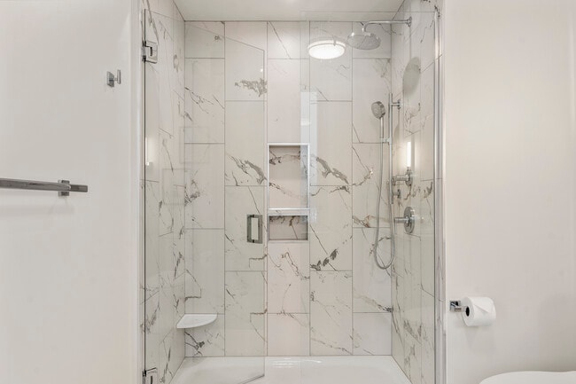 Building Photo - 1 US-1