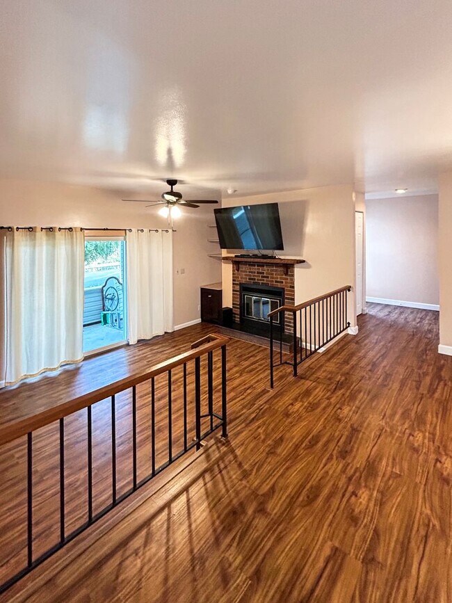 Building Photo - two bedroom two bath condo in Robinson Tow...