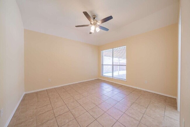 Building Photo - Cute 3 bed, 2 bath home in Grand Prairie